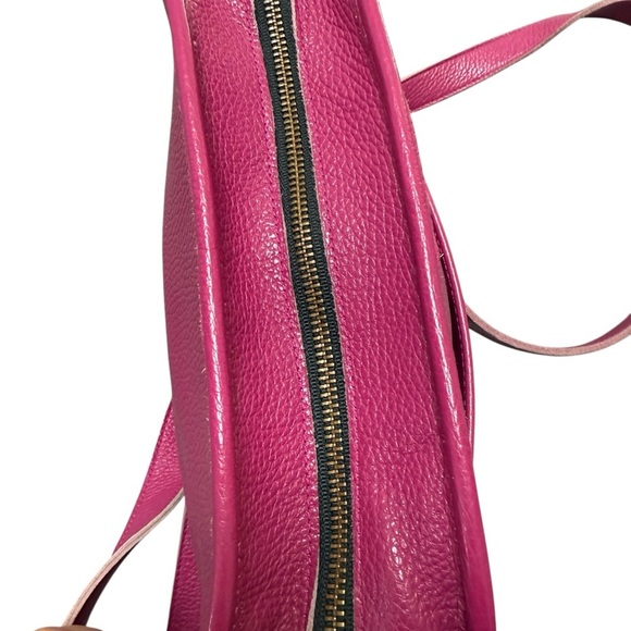 Like New! Lund Fuschia Leather Crossbody Bag - Picture 4 of 6